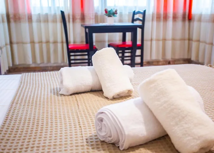 Klevi * ティラナ